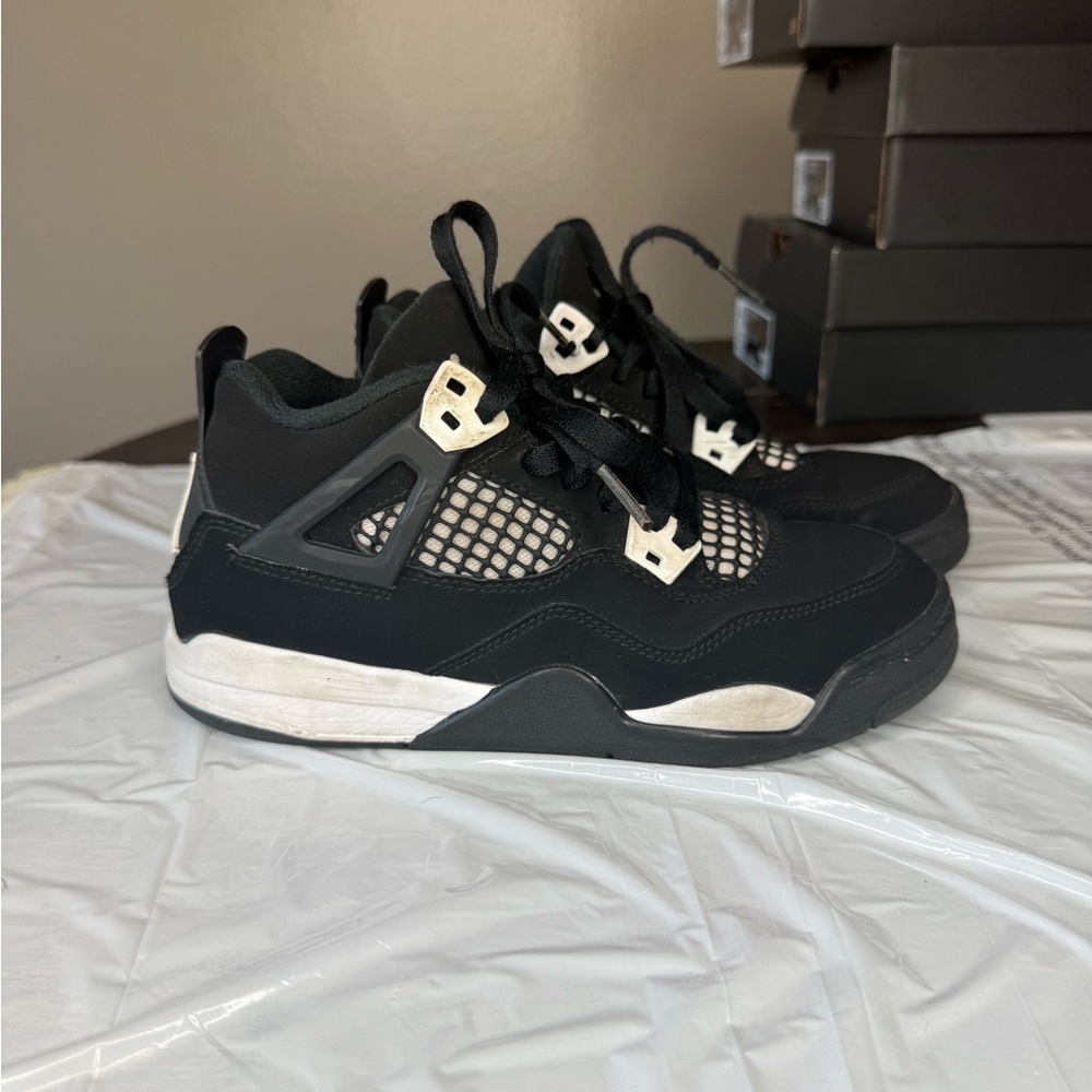 Kids Jordan 4s